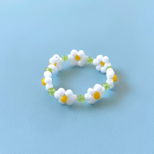 白いお花の指輪　マーガレット　ホワイト×グリーン　フラワー　韓国 3枚目の画像