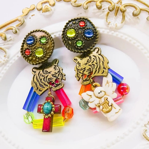 ブロンズ tiger 天使と十字架 ピアス イヤリング とら トラ 虎