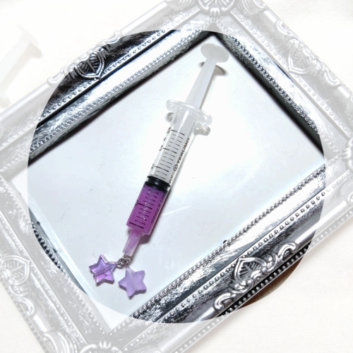 ゆめかわ注射器ピアス♡(身勝手) ピアス（フック・チェーン） 影音