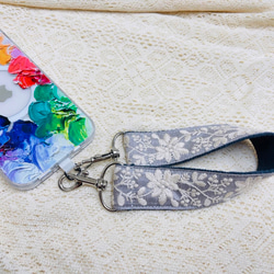 『限量新品』「植花」粉色✿手機掛帶/手機腕帶✿印度手工刺繡緞帶/日本製織帶 第2張的照片