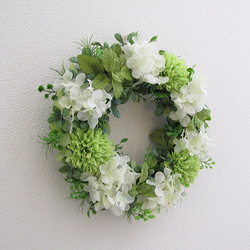 ホワイトグリーンのリース　造花　アーティフィシャルフラワー　ｃｍｗｈ088 2枚目の画像