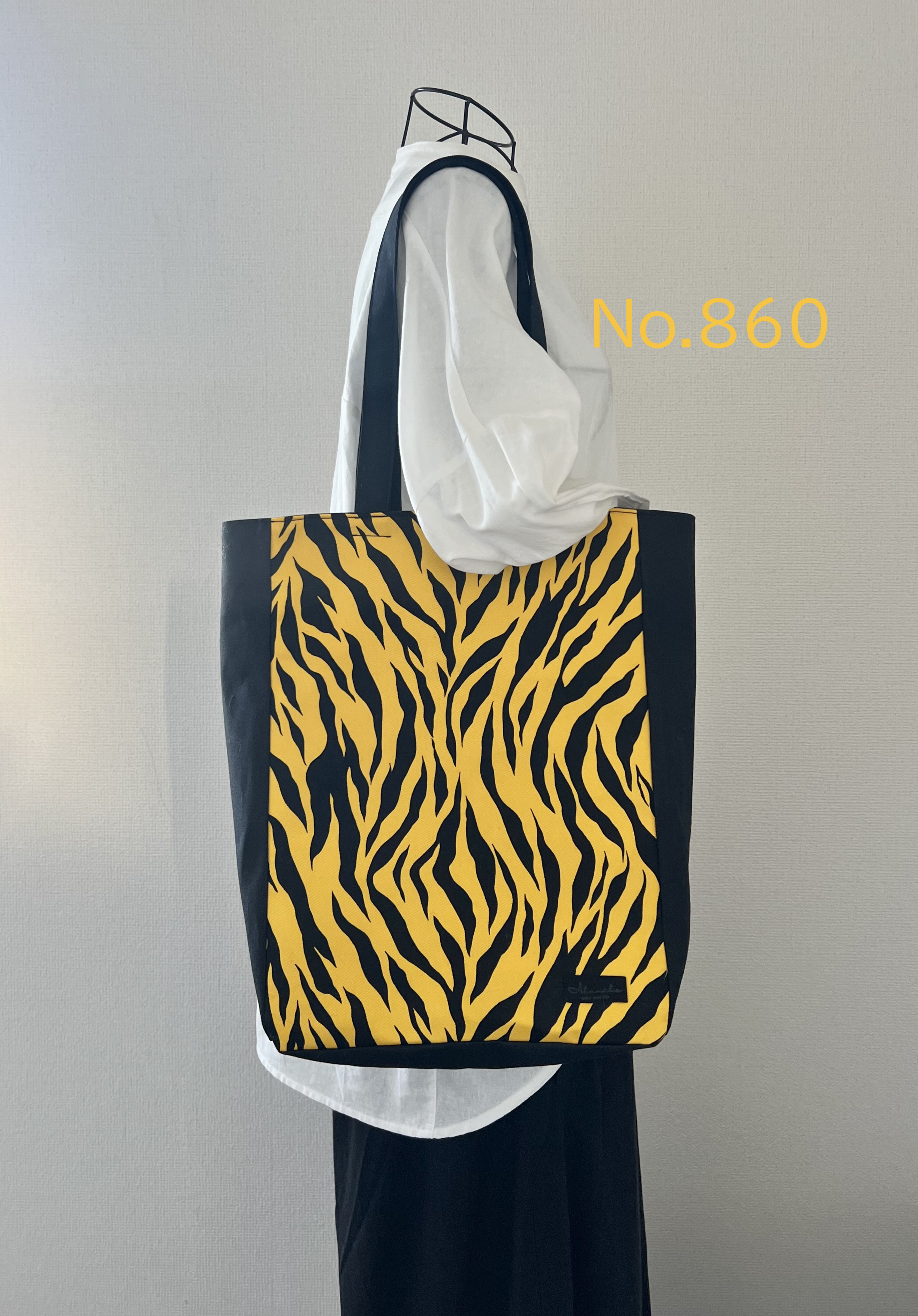 阪神ﾀｲｶﾞｰｽﾊﾞｯｸ(新品)箱無5666円袋付 阪神タイガース 保温保冷多機能BIGトートバッグ | オンライン