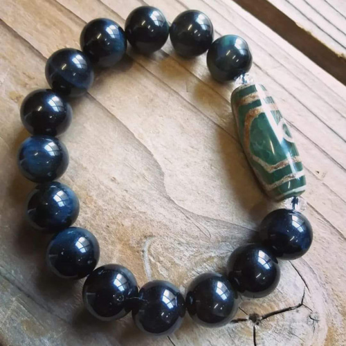 緑瑪瑙亀甲九眼天珠＆グリーンオニキスのブレスレット 