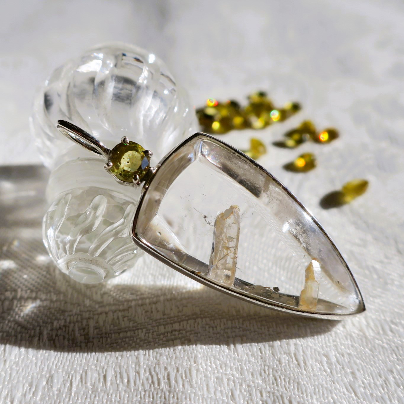 スフェーン＋貫入水晶 マニフェステーション クリスタル ペンダント 37.75ct 大きめ キレイめ クリア2025