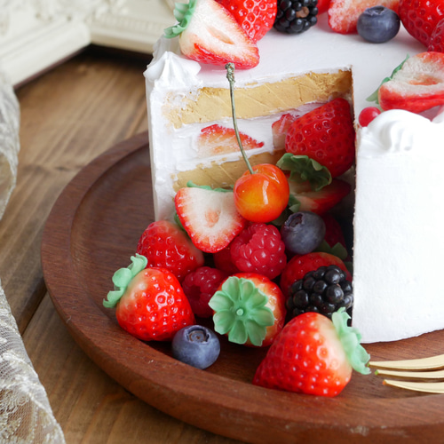 フェイクスイーツ◆苺＆ラズベリー♡六角型パリパリミルフィーユ◆リアルサイズケーキ 受注制作】リアル ベリーの クレイケーキ フェイクケーキ 雑貨・その他