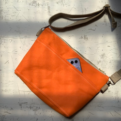 四角いファスナーサコッシュ　オレンジ　８号帆布　5ポケット　バッグインバッグにも　長財布が入る 4枚目の画像