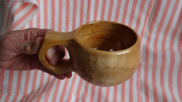 滲みのある栃の古木で作った一木彫りコーヒーカップ 4枚目の画像