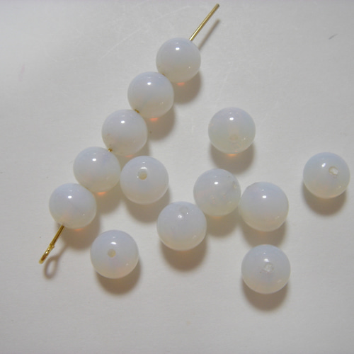 ヴィンテージガラスビーズ チェリーブランド ミルキーホワイト 乳白色