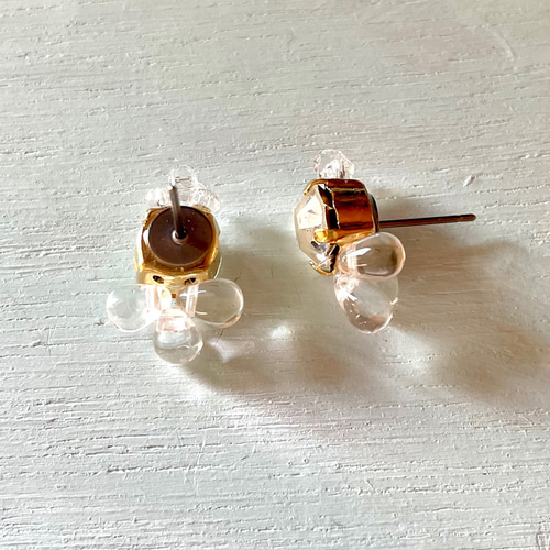 きらめきのしずくとビジューピアスorイヤリング ピアス