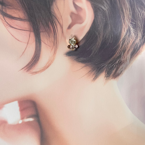 きらめきのしずくとビジューピアスorイヤリング ピアス