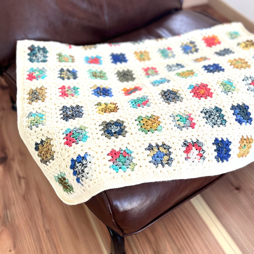 retoroモチーフブランケット［アイボリー］膝掛け グラニースクエア