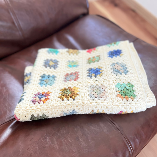 retoroモチーフブランケット［アイボリー］膝掛け グラニースクエア