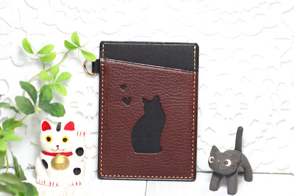 パスケース（猫・ダークブラウン×ブラック）黒ネコ・ICカードケース