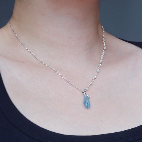 Pearl＆Aquamarine」淡水パールステーションチェーンとアクアマリン 