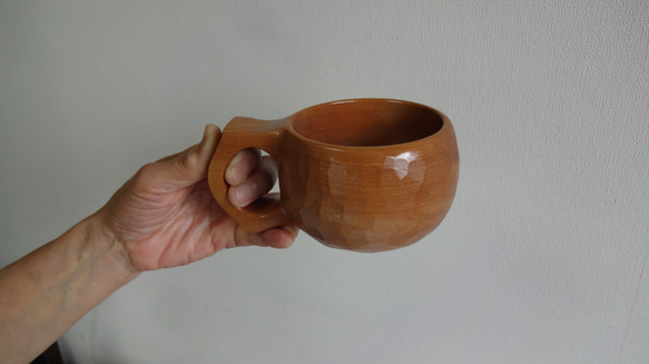 赤樫の一木彫りコーヒーカップ　. 4枚目の画像