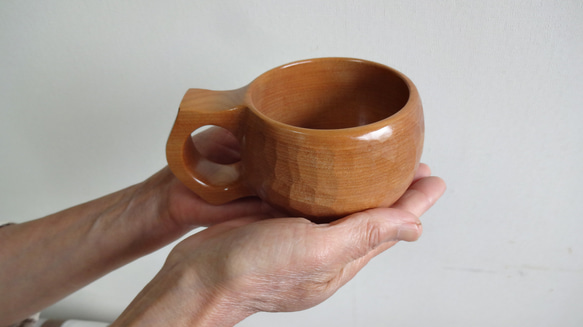 赤樫の一木彫りコーヒーカップ　. 3枚目の画像