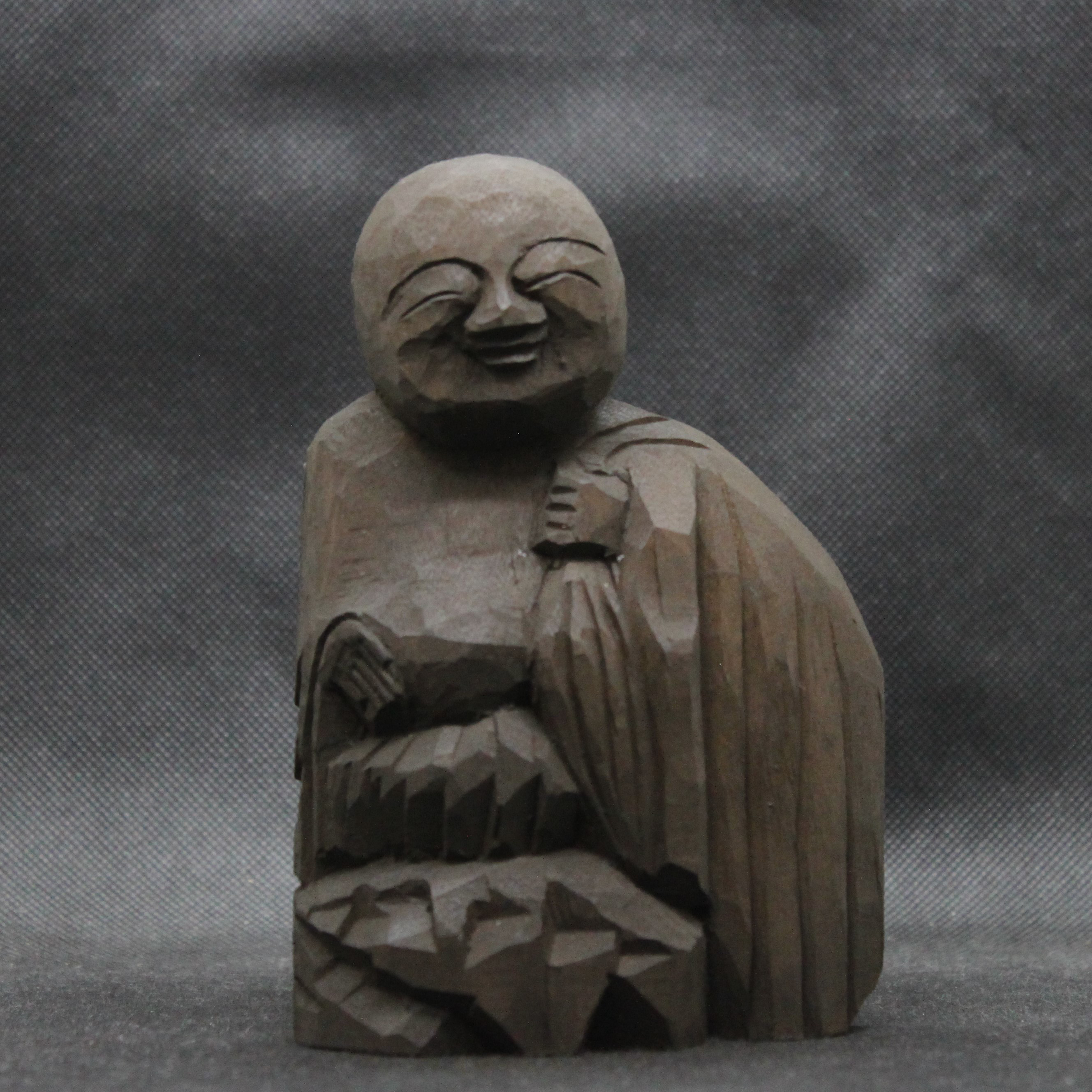 布袋様 木彫り 高25cm with 応援フラッグ いいお顔して