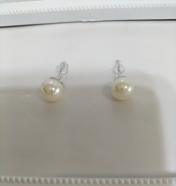 あこや本真珠（日本産）のサージカルステンレス製のピアス 5枚目の画像
