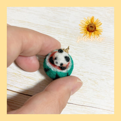 ♡季節のフルーツ 羊毛フェルトアクセサリー♡ミニチュアパンダストラップ 夏すいかver. miniature panda 3枚目の画像