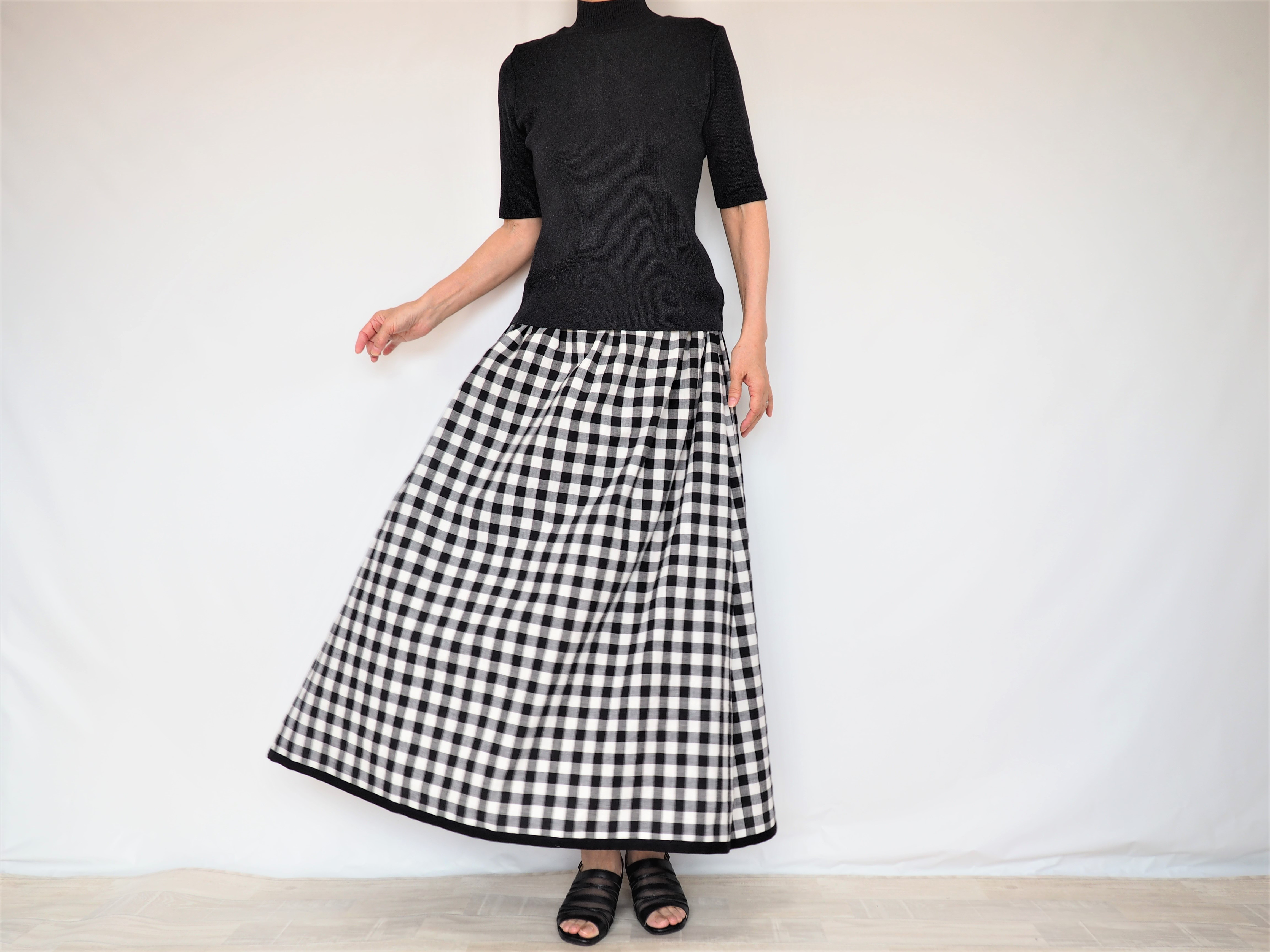 広がりすぎない大人のロングスカート❣ギンガムチェック　コットンリネン　裾黒リネンテープ　軽くて涼しい