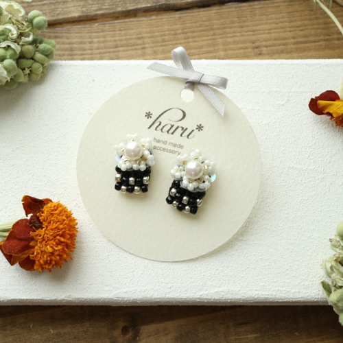 ᴺᴱᵂ⸝⋆ちっちゃなお花一輪⚘ﾋﾞｰｽﾞ刺繍ﾋﾟｱｽ/ｲﾔﾘﾝｸﾞflower pot