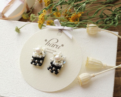 ᴺᴱᵂ⸝⋆ちっちゃなお花一輪⚘ﾋﾞｰｽﾞ刺繍ﾋﾟｱｽ/ｲﾔﾘﾝｸﾞflower pot