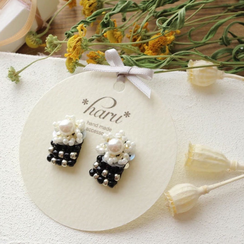 ᴺᴱᵂ⸝⋆ちっちゃなお花一輪⚘ﾋﾞｰｽﾞ刺繍ﾋﾟｱｽ/ｲﾔﾘﾝｸﾞflower pot