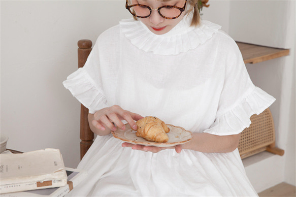 白色 亞麻復古法式圍領洋装連衣裙 日系花邊袖可愛長裙 兩面穿 第12張的照片