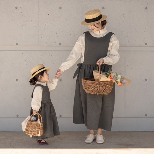 エプロンワンピース キッズ Mサイズ100cm〜110cm ホワイト 子供 エプロンワンピース キッズ Mサイズ100cm〜110cm ホワイト 子供