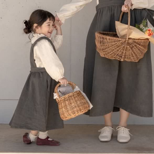 エプロンワンピース キッズ Mサイズ100cm〜110cm ホワイト 子供 エプロンワンピース キッズ Mサイズ100cm〜110cm ホワイト 子供