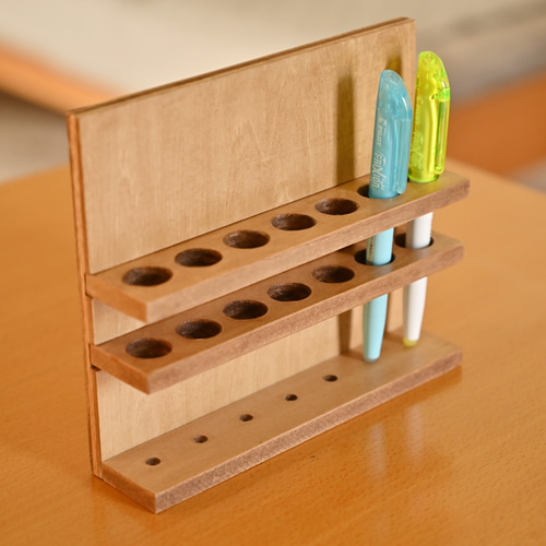 ペン立て ペンスタンド 木製 太めのペンがまっすぐ立てられる 7本用