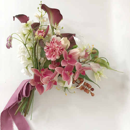 ボルドーカラーのウェディングブーケ 胡蝶蘭 ダリア アンスリウム