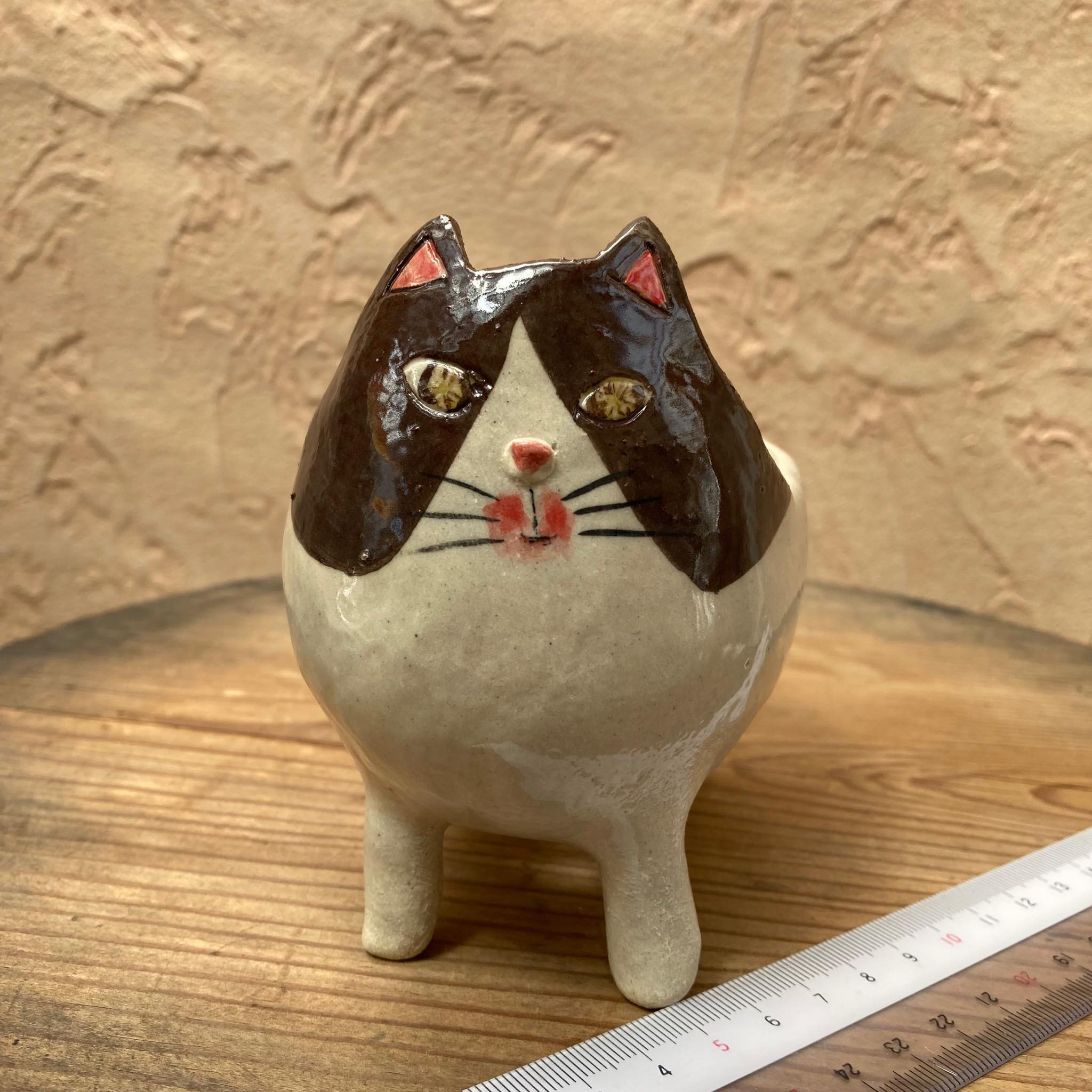 ゆとり炉 一輪挿し のそき見シリーズ 猫 一輪挿しの、小型サイズ。 かわいい 夫が息抜きに作ったやつ