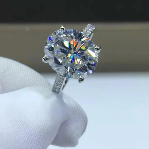 【newデザイン】輝くオーバル　モアサナイト　ダイヤモンド　リング　K18