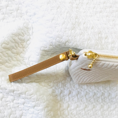 くまくま くすみアイボリー 保冷保温ポーチ イブル ヌビ ヌビポーチ