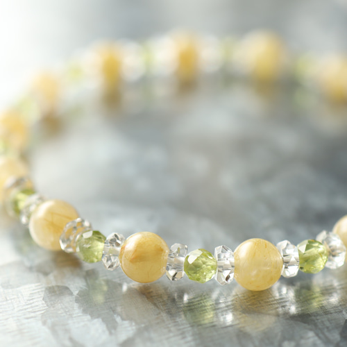 ☆プレミアムブレス☆…☆ゴールドルチルクォーツ：6ミリ＆ペリドット