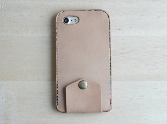 [新品] 手工縫製真皮 iPhone SE2 保護套（帶掛鉤） 栃木皮革 [免費刻名字，可選皮革和縫線] 第5張的照片