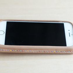 【新作】手縫い本革のiPhoneSE3  カバー（ホック付き） ケース　栃木レザー【名入れ無料・選べる革とステッチ】 3枚目の画像