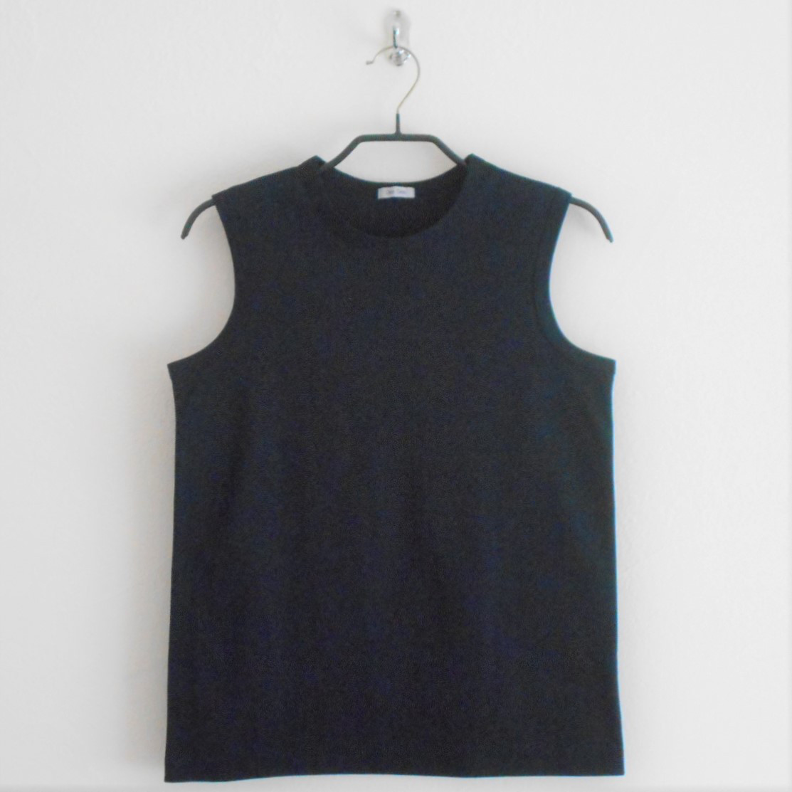 【Uネック-濃紺】スーピマ・コットンを使った一枚で魅せるスリーブレスT