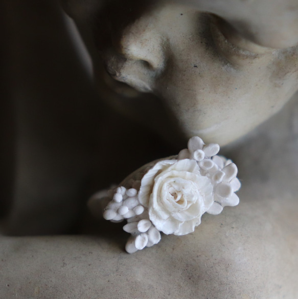 petit anneau　　小さな白薔薇の指輪 3枚目の画像