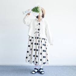 乳白色の日本製ショートコート コットン ユニセックスジャケット 万能なジェンダーレススタイル 7枚目の画像