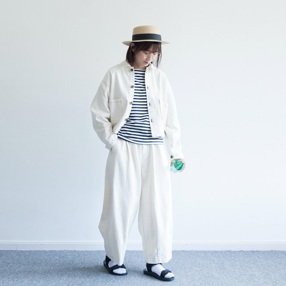 乳白色の日本製ショートコート コットン ユニセックスジャケット 万能なジェンダーレススタイル 13枚目の画像