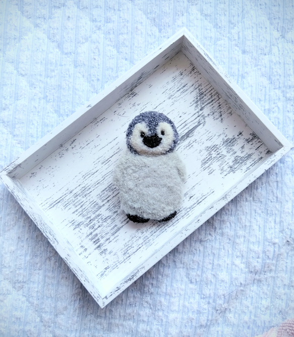 ペンギンの刺繍ブローチ 5枚目の画像