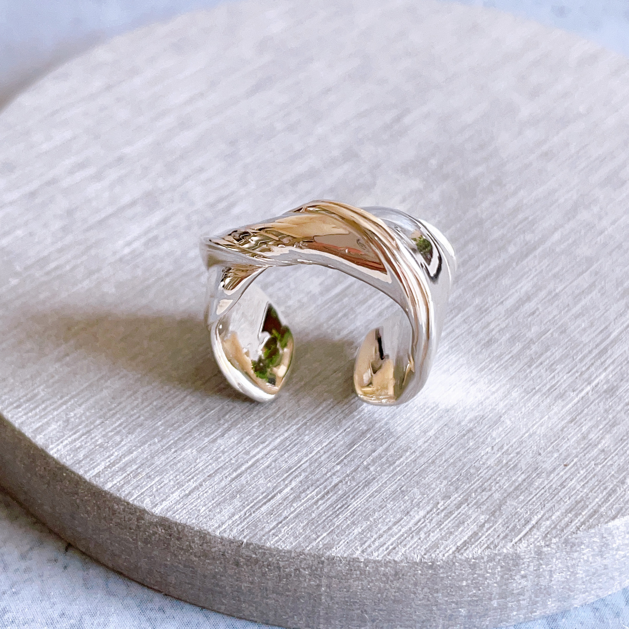 リボンリング　蜜蝋ジュエリー　幅広リング