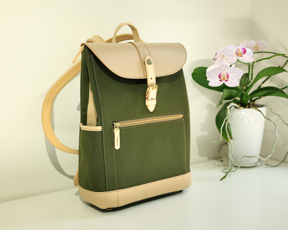 officine creative レザーリュック　カーキ officine creative レザーリュックカーキ