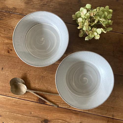 ちゃー様新品　陶器　陶芸作家　オフホワイトの耳付きサラダBOWL6個 75 ちゃー様新品 陶器 陶芸作家 オフホワイトの耳付きサラダBOWL6個 75