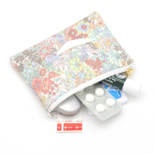 ベッツィのティッシュケース☆レギュラーサイズ リバティ ベッツィの