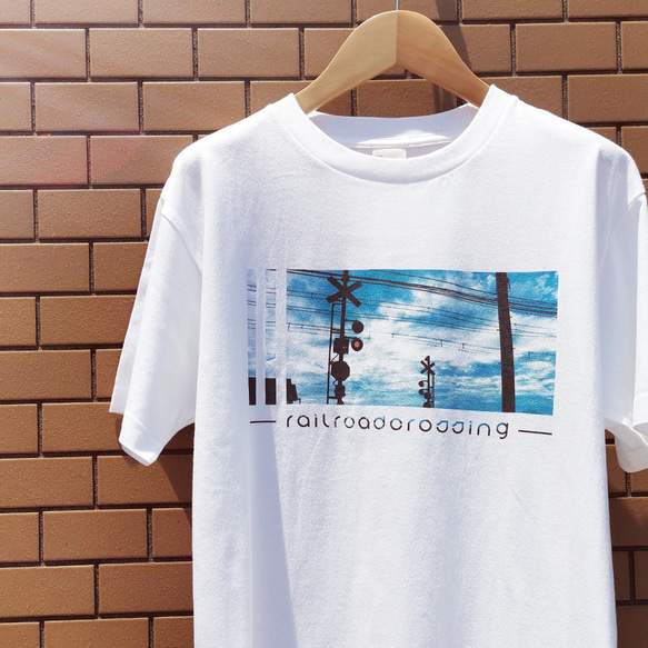 踏切 Tシャツ 半袖 ユニセックス メンズ レディース 夏 風景 3枚目の画像