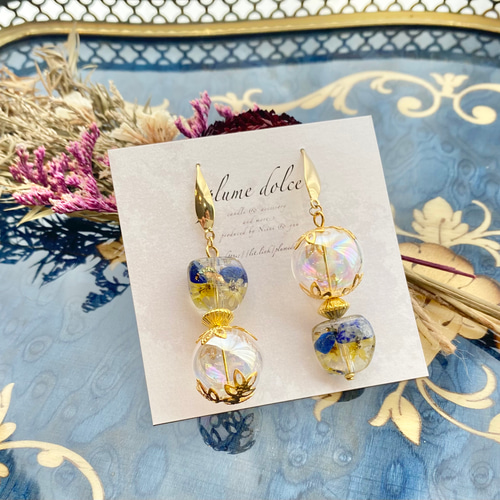 ラピスラズリとスターフラワーとガラスドームピアス イヤリング