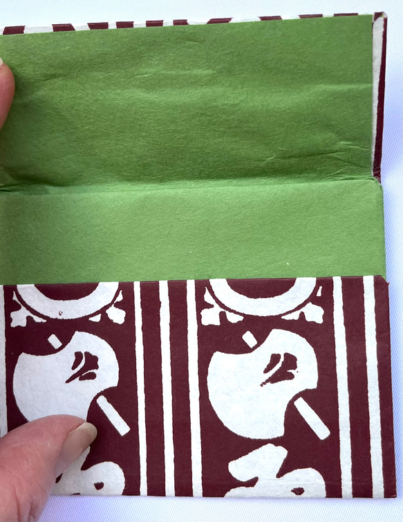 和紙の長財布　団扇　赤緑 2枚目の画像